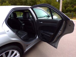 2013-Chrysler-300C-UHZ-6114-Spring-12-Photoroom