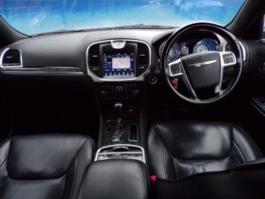 2013-Chrysler-300C-UHZ-6114-Spring-6-Photoroom-2