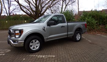 ’25 reg Ford F-150 XLT 3.3L V6 Regular Cab 4×4 full