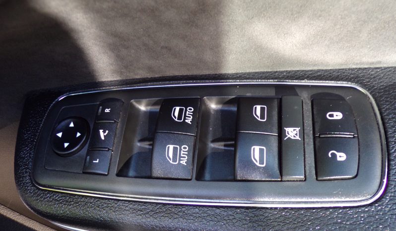 73 reg Chrysler 300 SRT 6.4L V8 Hemi (Right Hand Drive) full