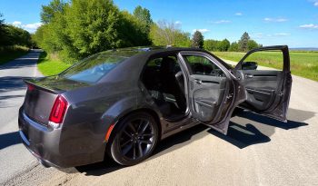 73 reg Chrysler 300 SRT 6.4L V8 Hemi (Right Hand Drive) full