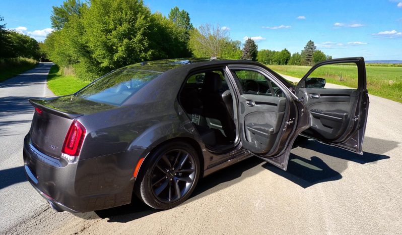 73 reg Chrysler 300 SRT 6.4L V8 Hemi (Right Hand Drive) full