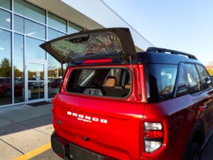 Bronco-Wildtrak-showroom-10