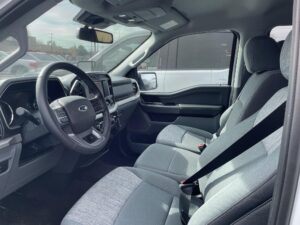 Ford F-150 XLT Showroom-3