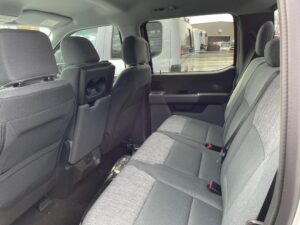 Ford F-150 XLT Showroom-4