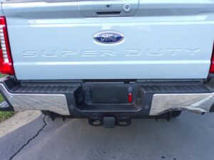 Ford F-250 Lariat showroom (7)