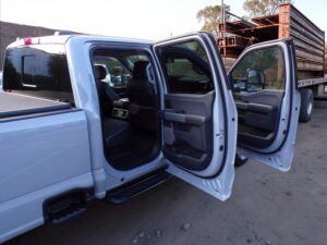 Ford F-250 Lariat showroom (9)