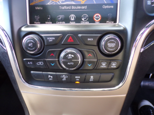 Jeep Grand Cherokee summit showroom (2)