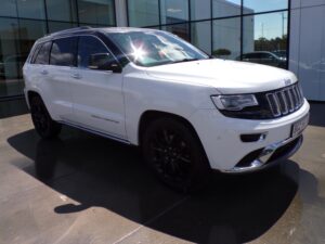 Jeep Grand Cherokee summit showroom