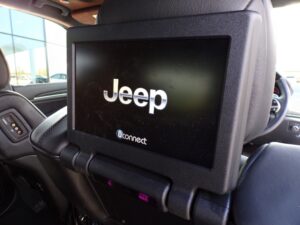 Jeep Grand Cherokee summit showroom (6)