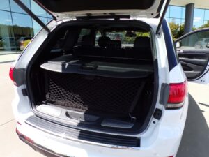 Jeep Grand Cherokee summit showroom (7)