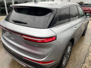 Lincoln Corsair Silver showroom-2
